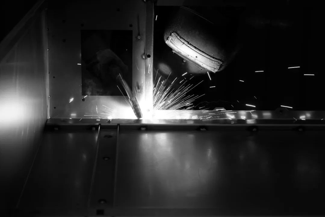 優(yōu)傲機(jī)器人自動(dòng)焊接工作站