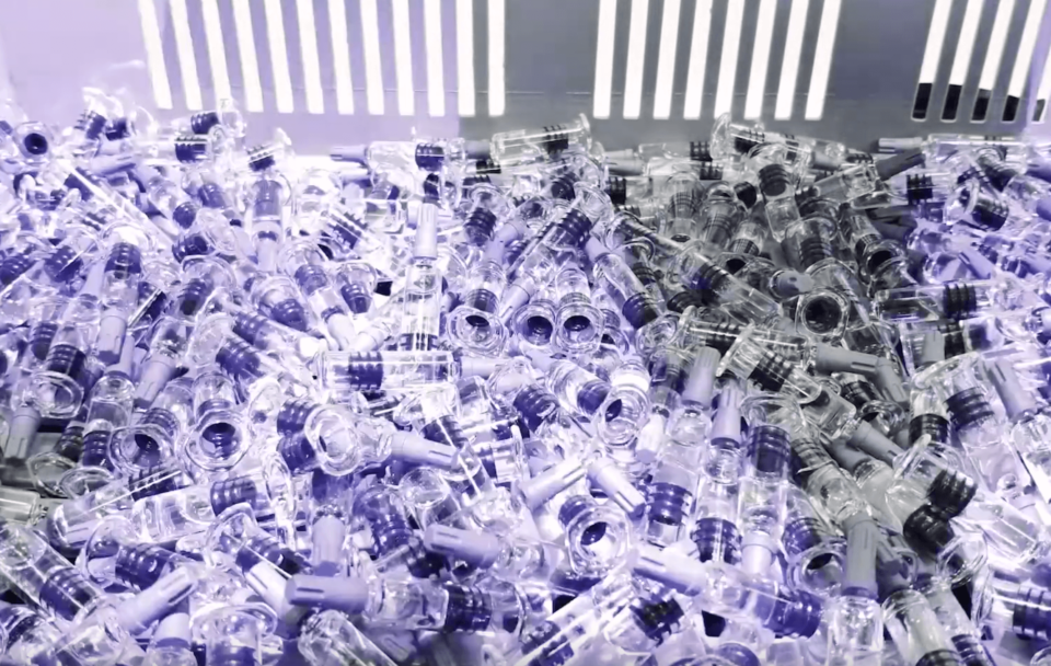 制藥行業機器人工作站